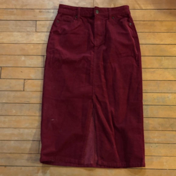 Time and Tru Dresses & Skirts - NWOT Maroon Women's Corduroy Pencil  Skirt